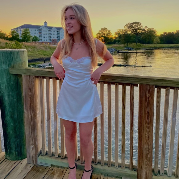 Meet your Posher, Ella - Picture 1 of 1